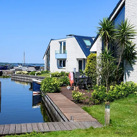 Villa Spacious In With Terrace *